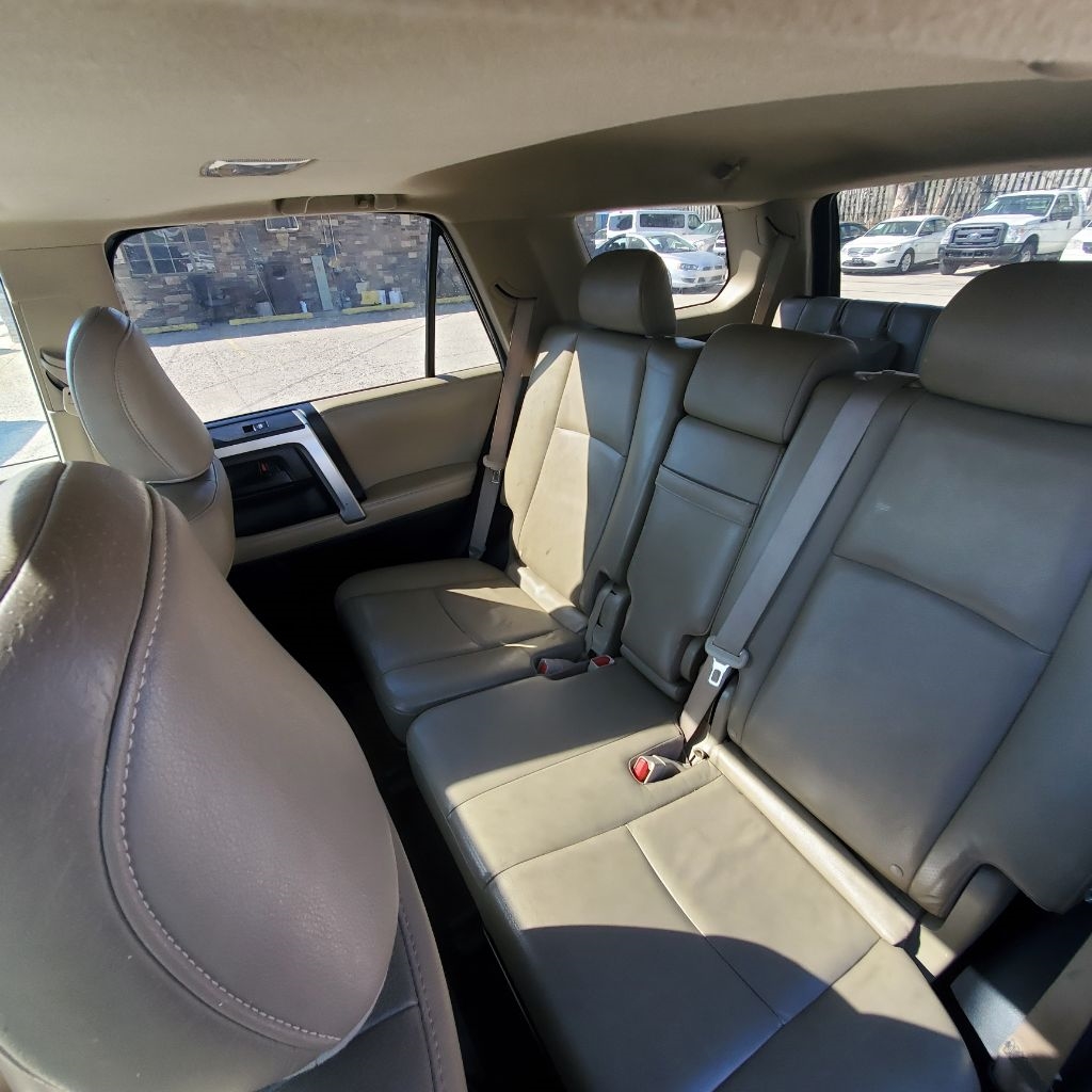 Toyota 4Runner SR5 4WD 2011 Toyota 4Runner SR5 4WD 2011