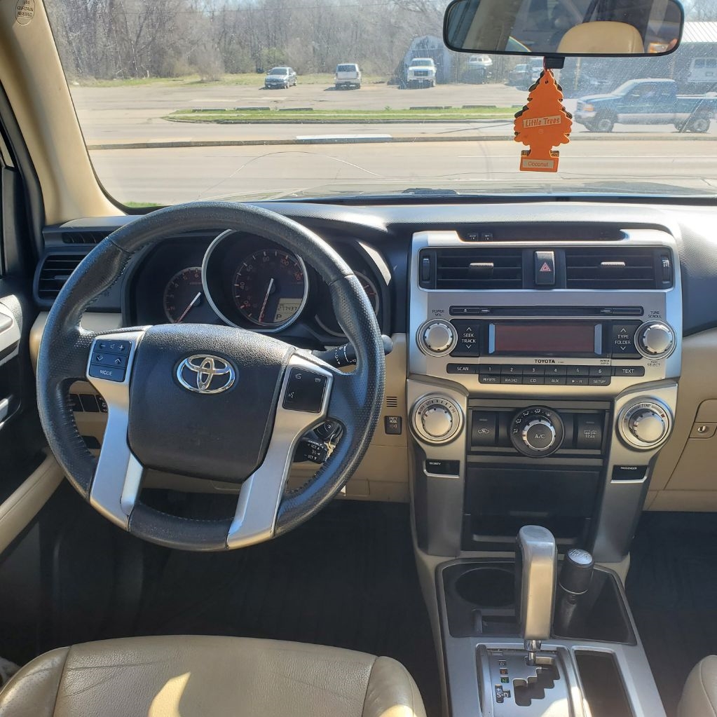 Toyota 4Runner SR5 4WD 2011 Toyota 4Runner SR5 4WD 2011