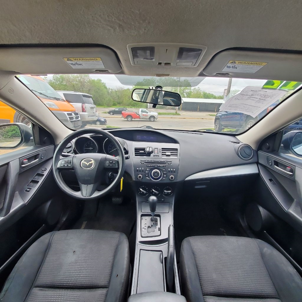 Mazda MAZDA3 i Touring 4-door 2012 Mazda MAZDA3 i Touring 4-door 2012