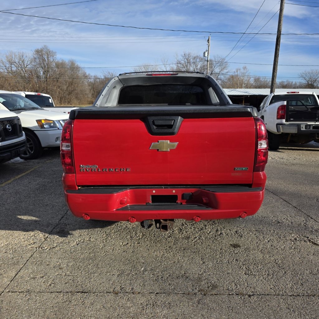 Chevrolet Avalanche LT 4WD 2011