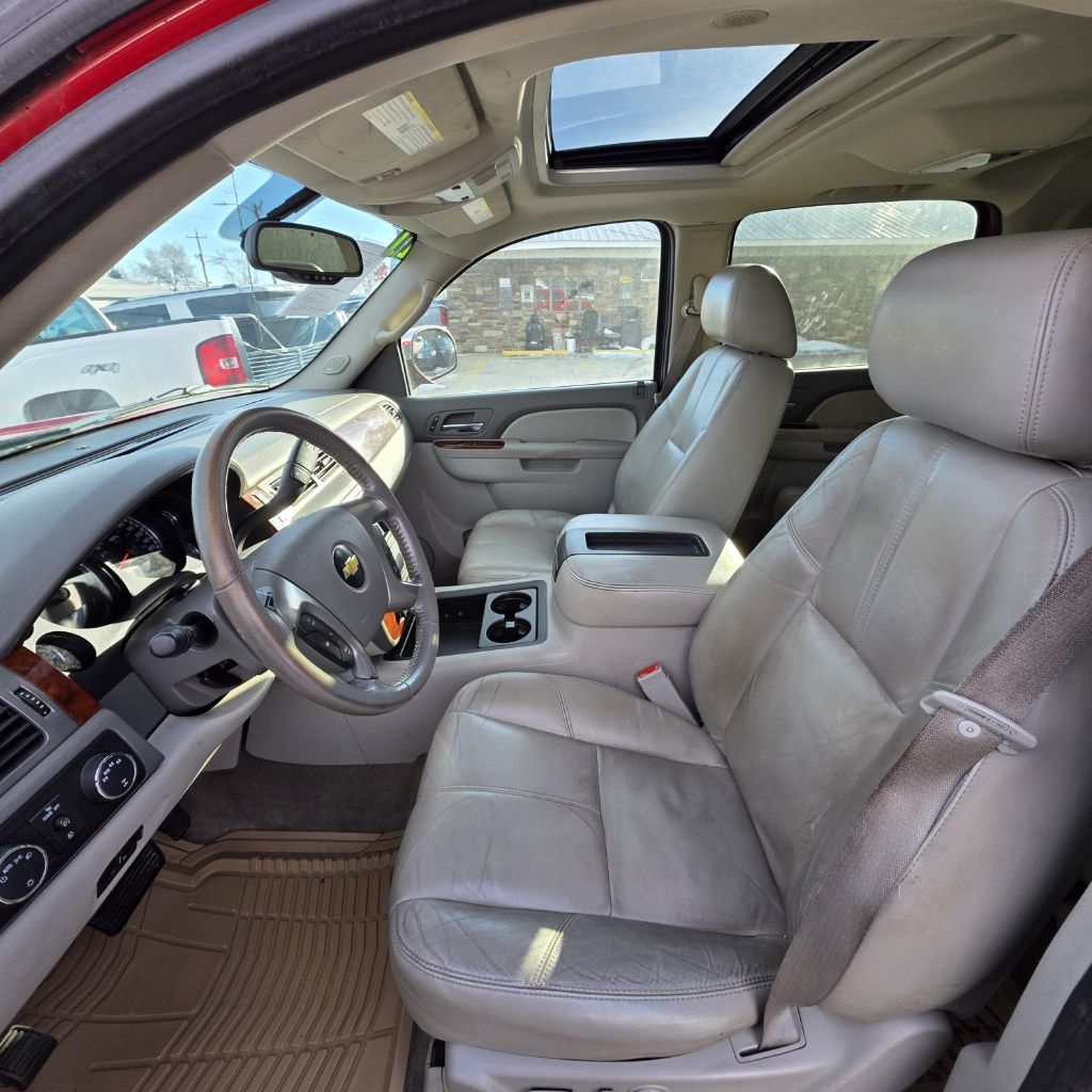 Chevrolet Avalanche LT 4WD 2011