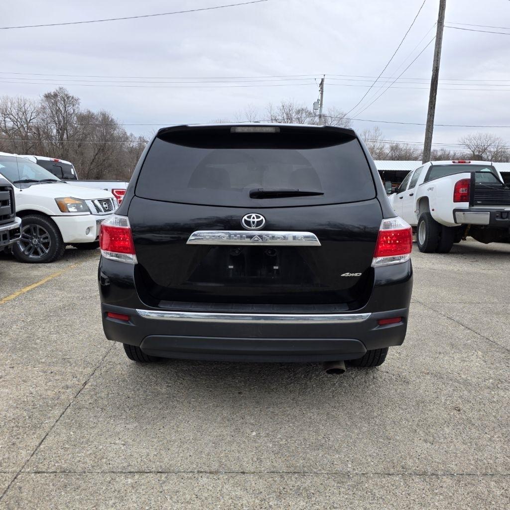 Toyota Highlander Base 4WD 2012