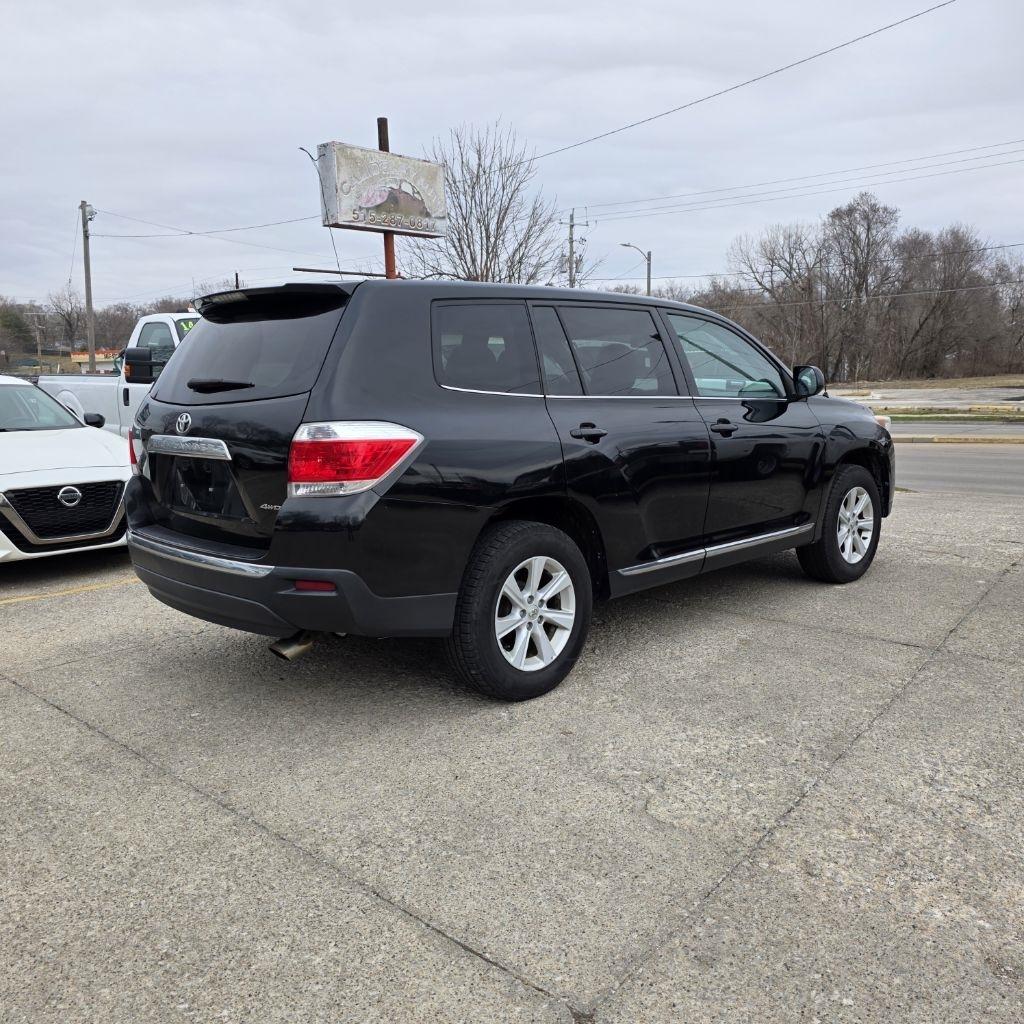 Toyota Highlander Base 4WD 2012