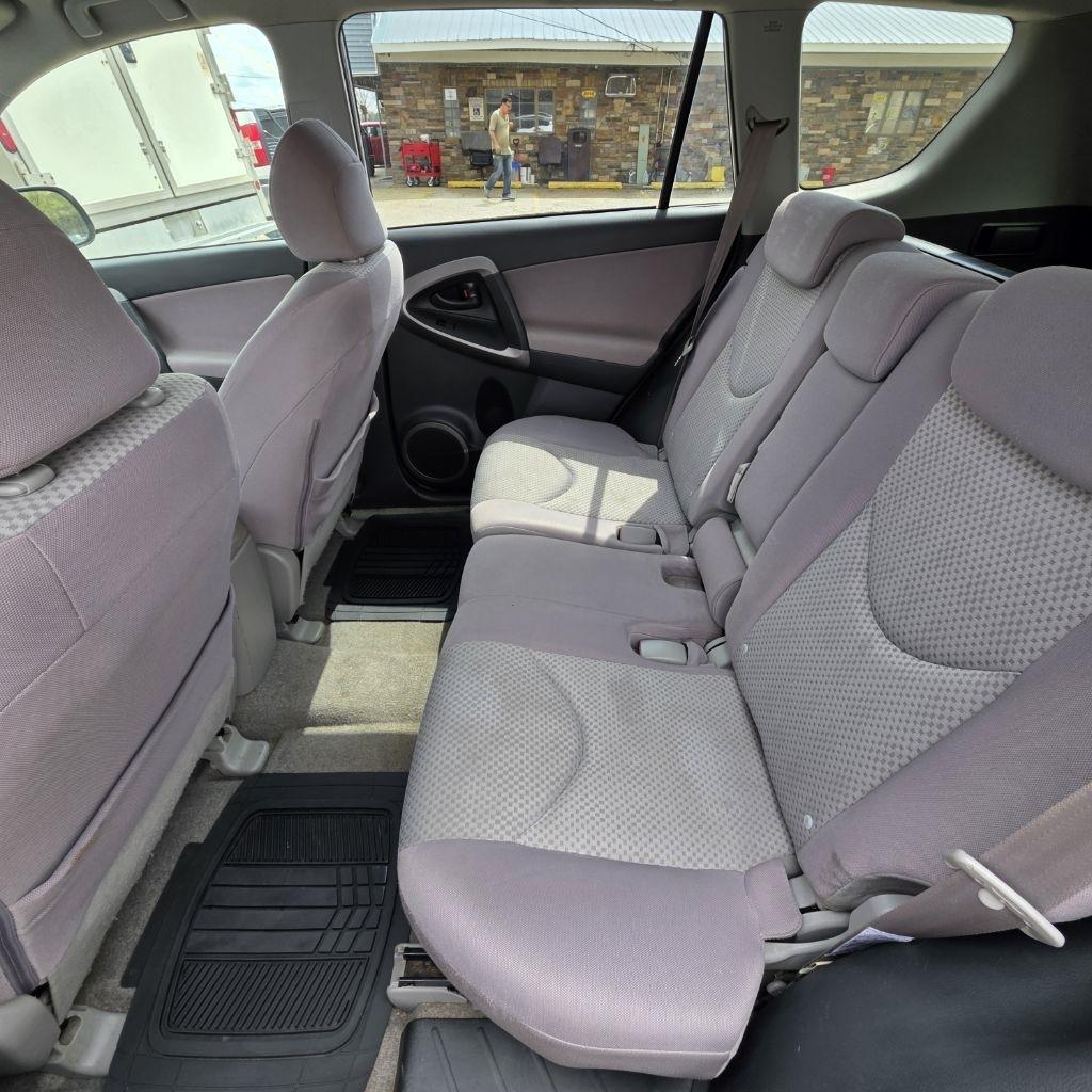 Toyota RAV4 Base I4 4WD 2007