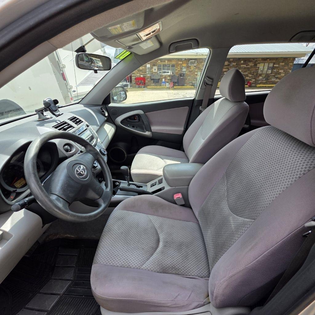 Toyota RAV4 Base I4 4WD 2007