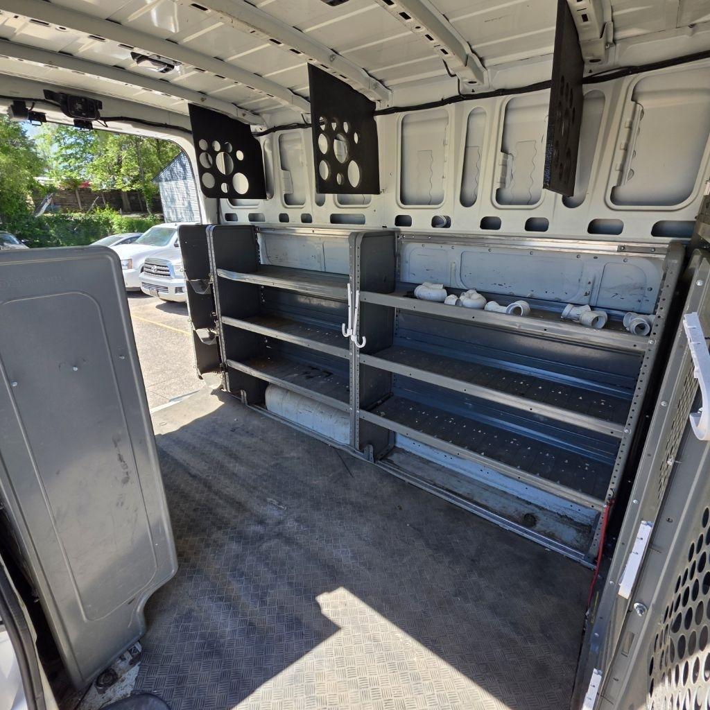 Nissan NV Cargo 2500 HD S V6 High Roof 2017
