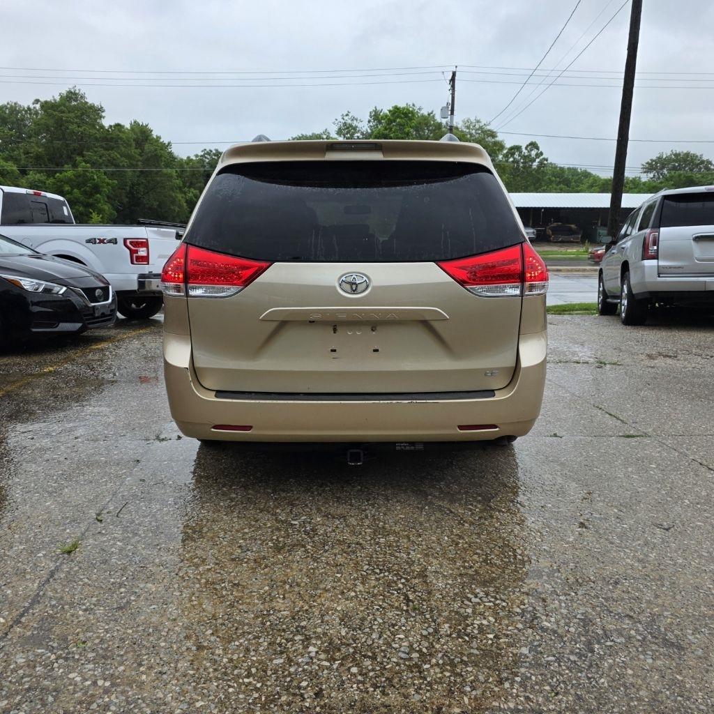 Toyota Sienna LE FWD 8-Passenger V6 2013