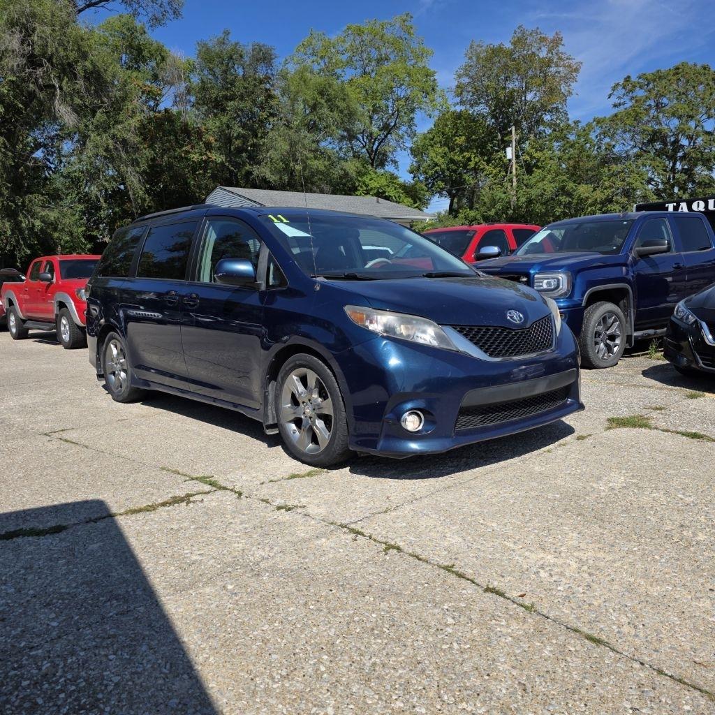 2011 Toyota Sienna SE Sport