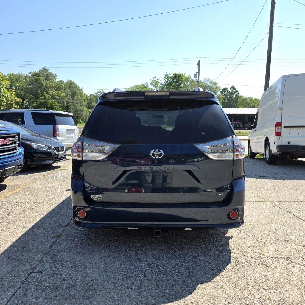 Toyota Sienna  2011