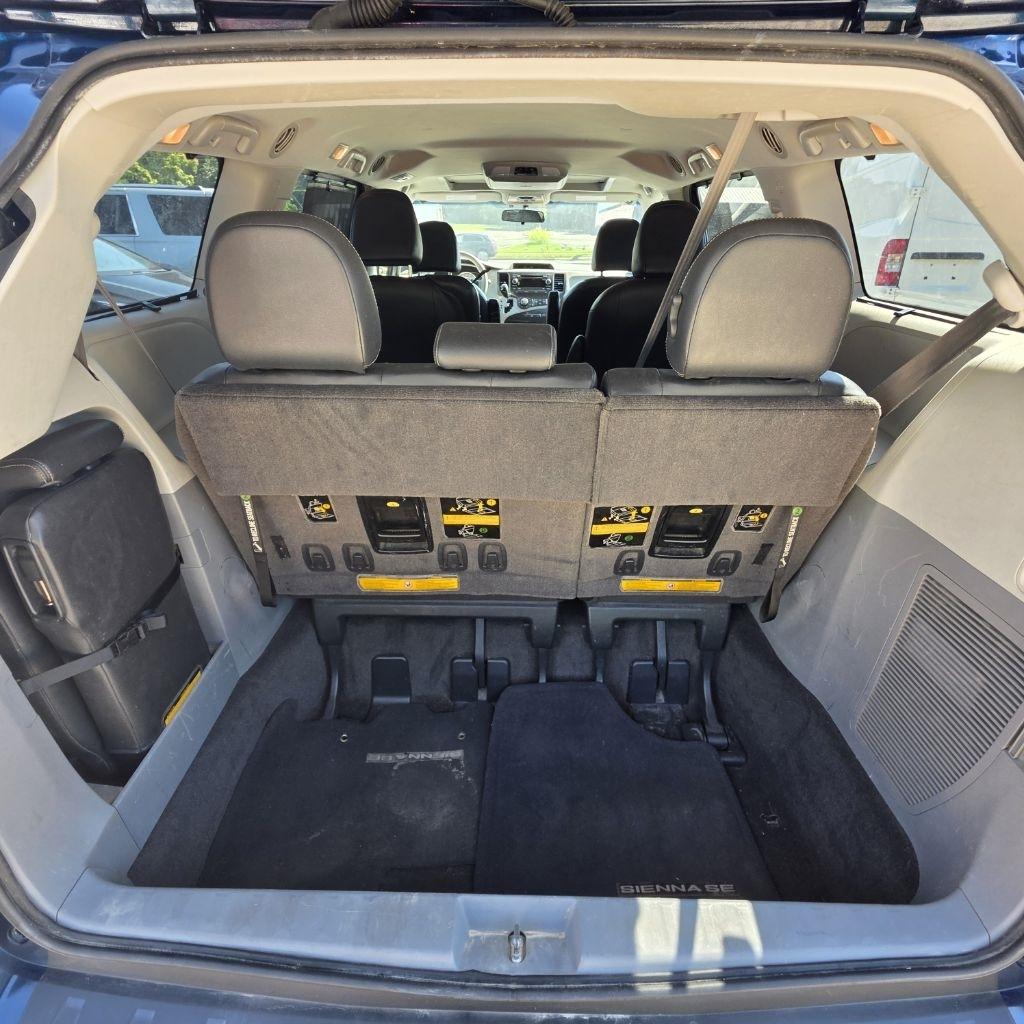 Toyota Sienna  2011