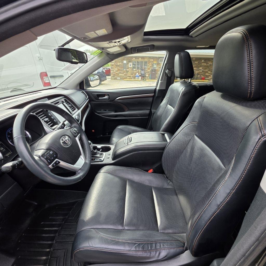 Toyota Highlander Limited AWD V6 2016