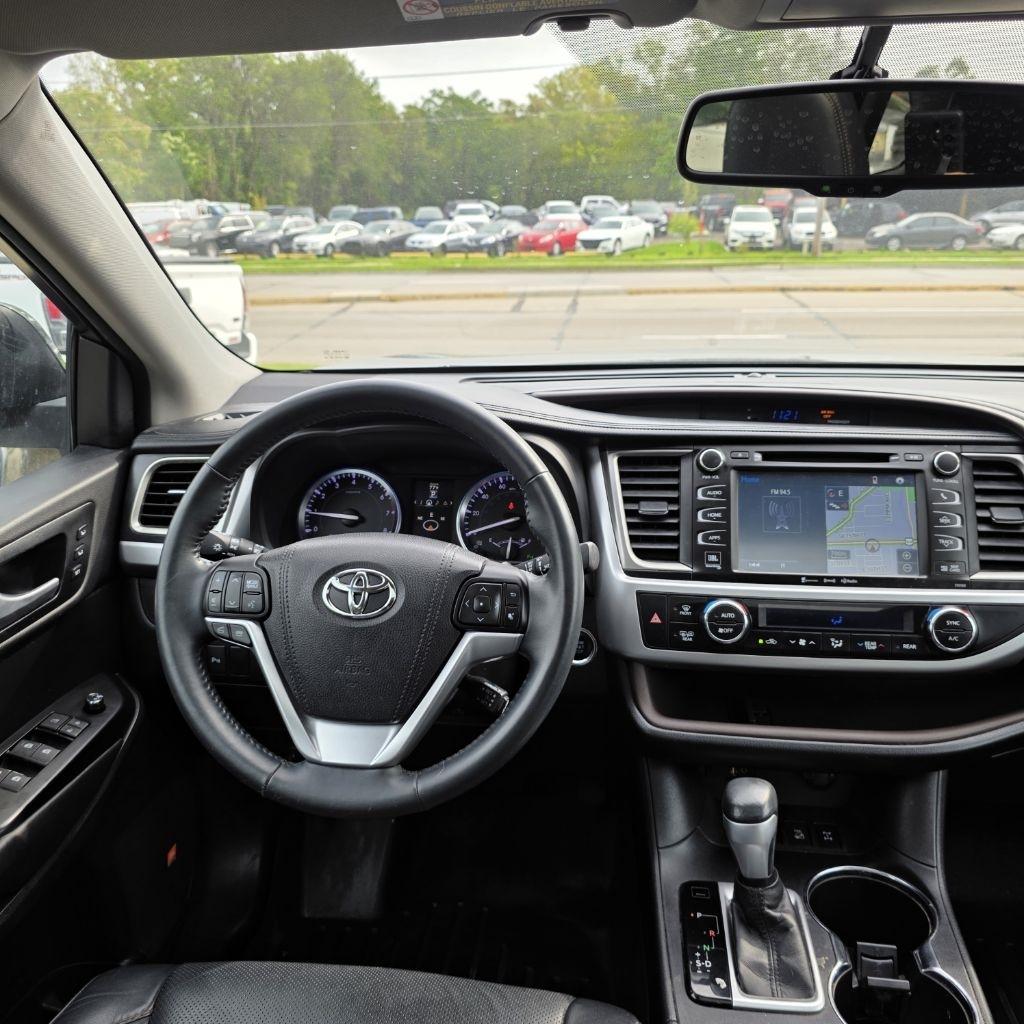 Toyota Highlander Limited AWD V6 2016