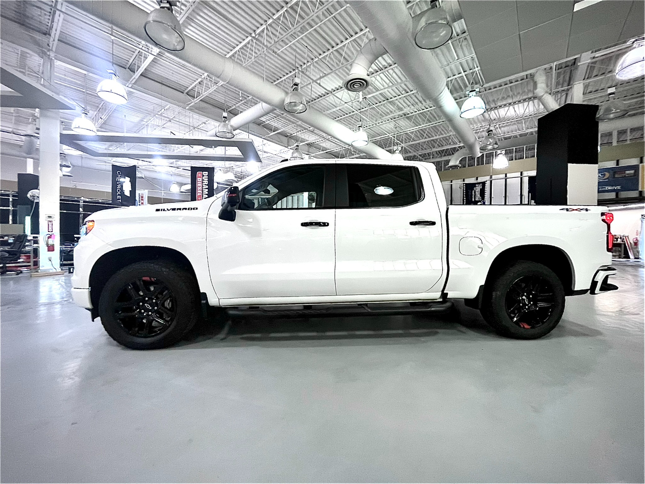 Chevrolet Silverado 1500 RST Crew Cab 4WD 2022 Chevrolet Silverado 1500 RST Crew Cab 4WD 2022
