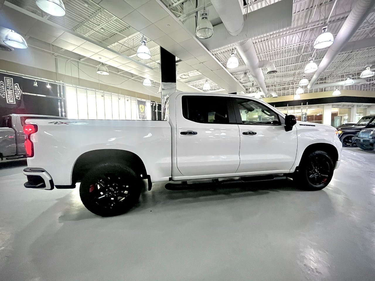 Chevrolet Silverado 1500 RST Crew Cab 4WD 2022 Chevrolet Silverado 1500 RST Crew Cab 4WD 2022