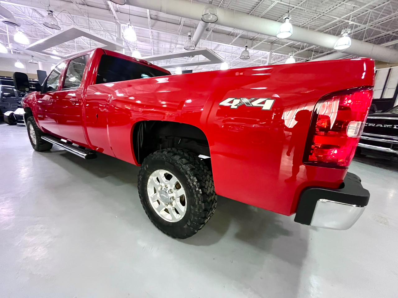 2013 Chevrolet Silverado 3500HD LTZ photo 3