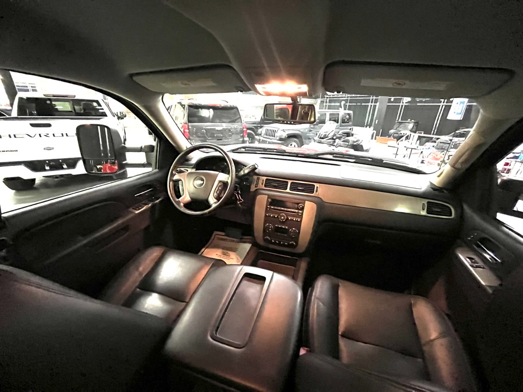 Chevrolet Silverado 3500HD LTZ Crew Cab 4WD 2013