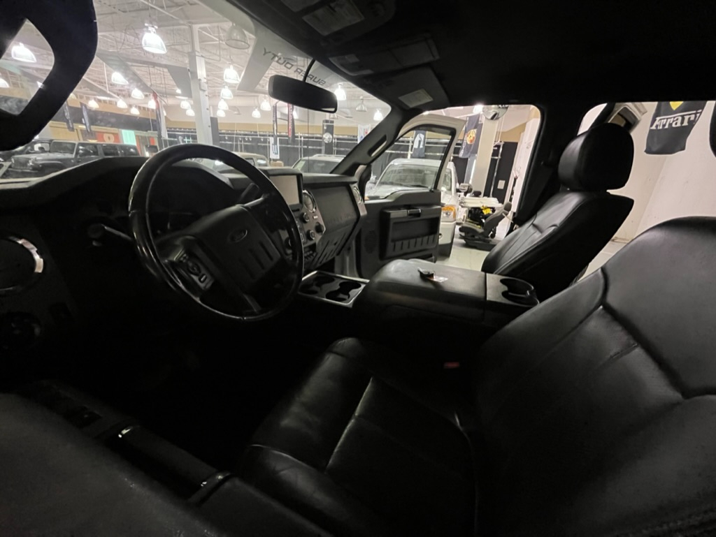 Ford F-450 SD Platinum Crew Cab DRW 4WD 2016