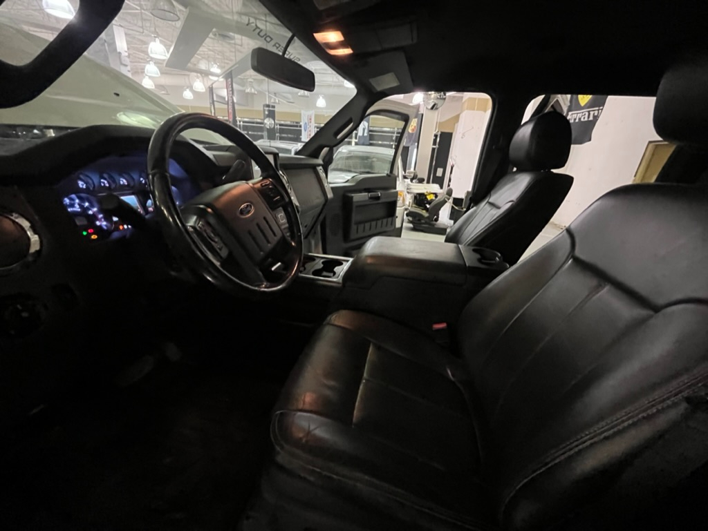 Ford F-450 SD Platinum Crew Cab DRW 4WD 2016