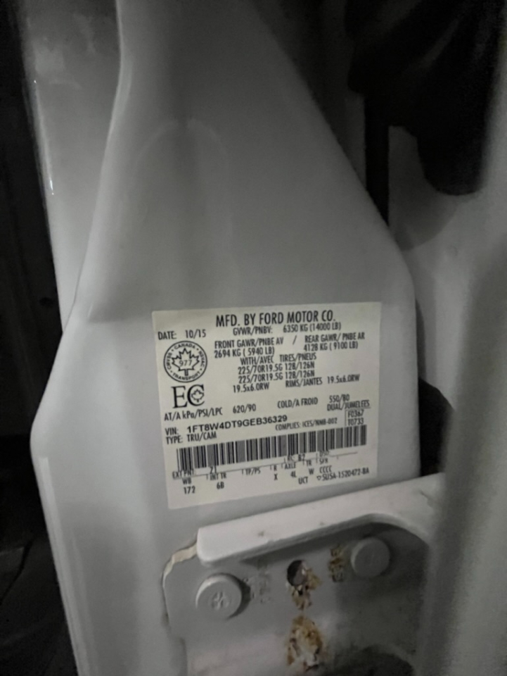 Ford F-450 SD Platinum Crew Cab DRW 4WD 2016