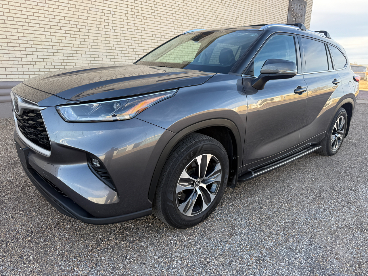 Toyota Highlander XLE FWD (Natl) 2021