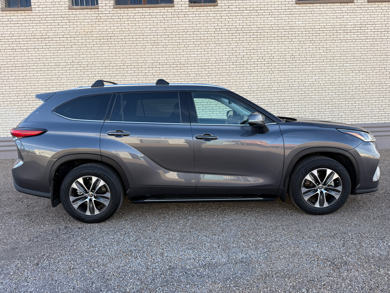 Toyota Highlander XLE FWD (Natl) 2021