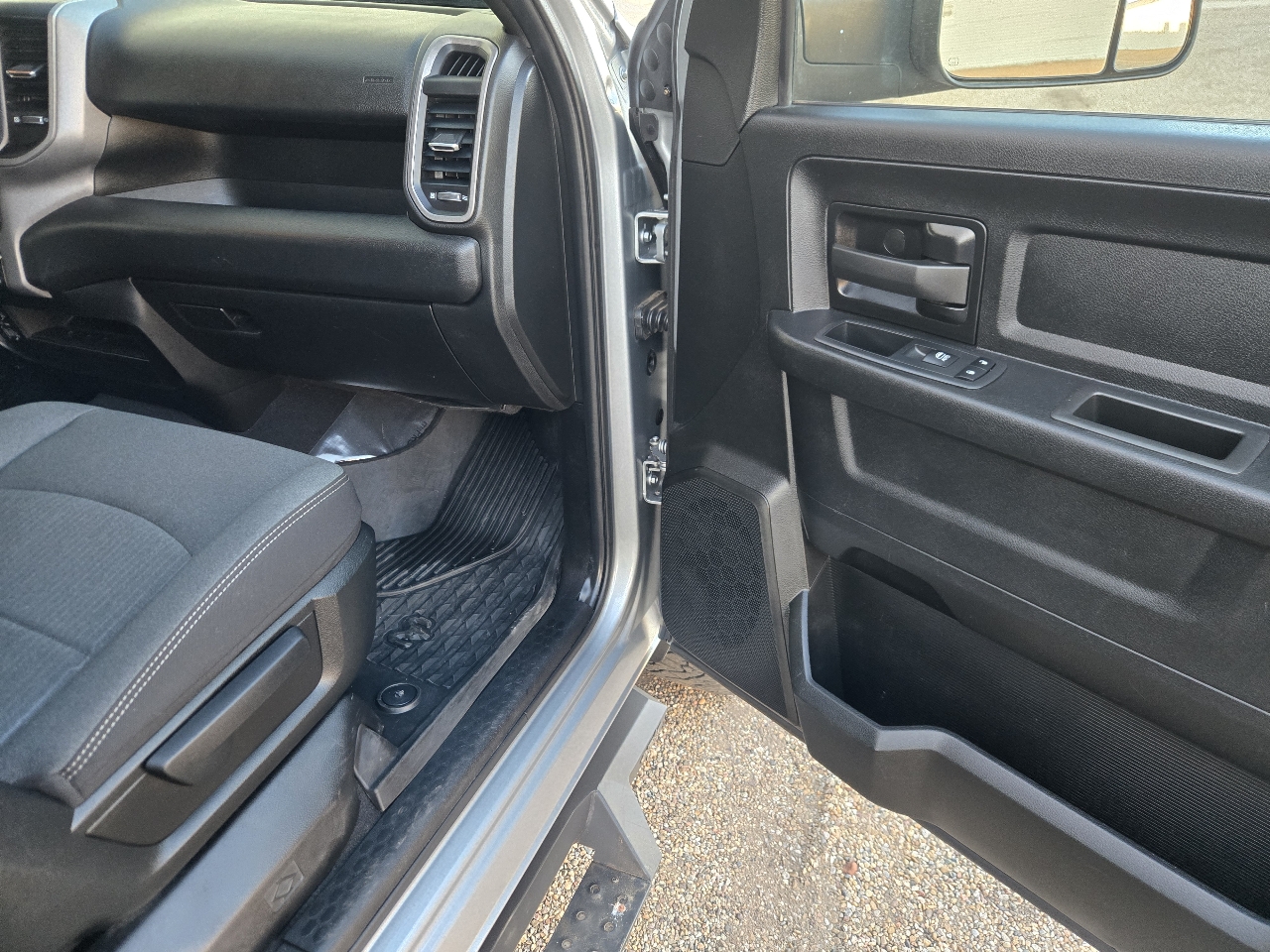 RAM 2500 Tradesman Crew Cab 4WD 2022