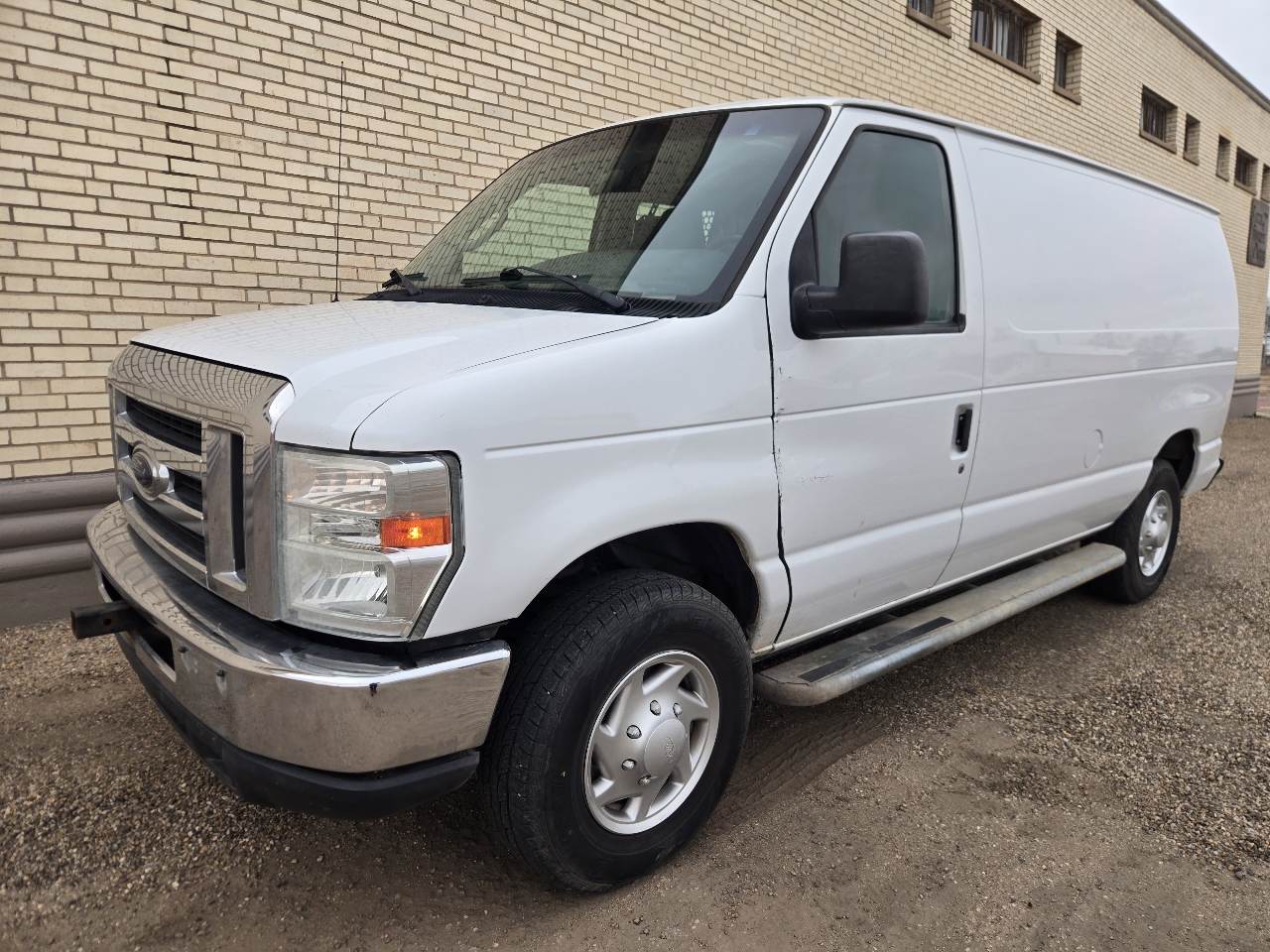 Ford Econoline Cargo Van E-250 Commercial 2014