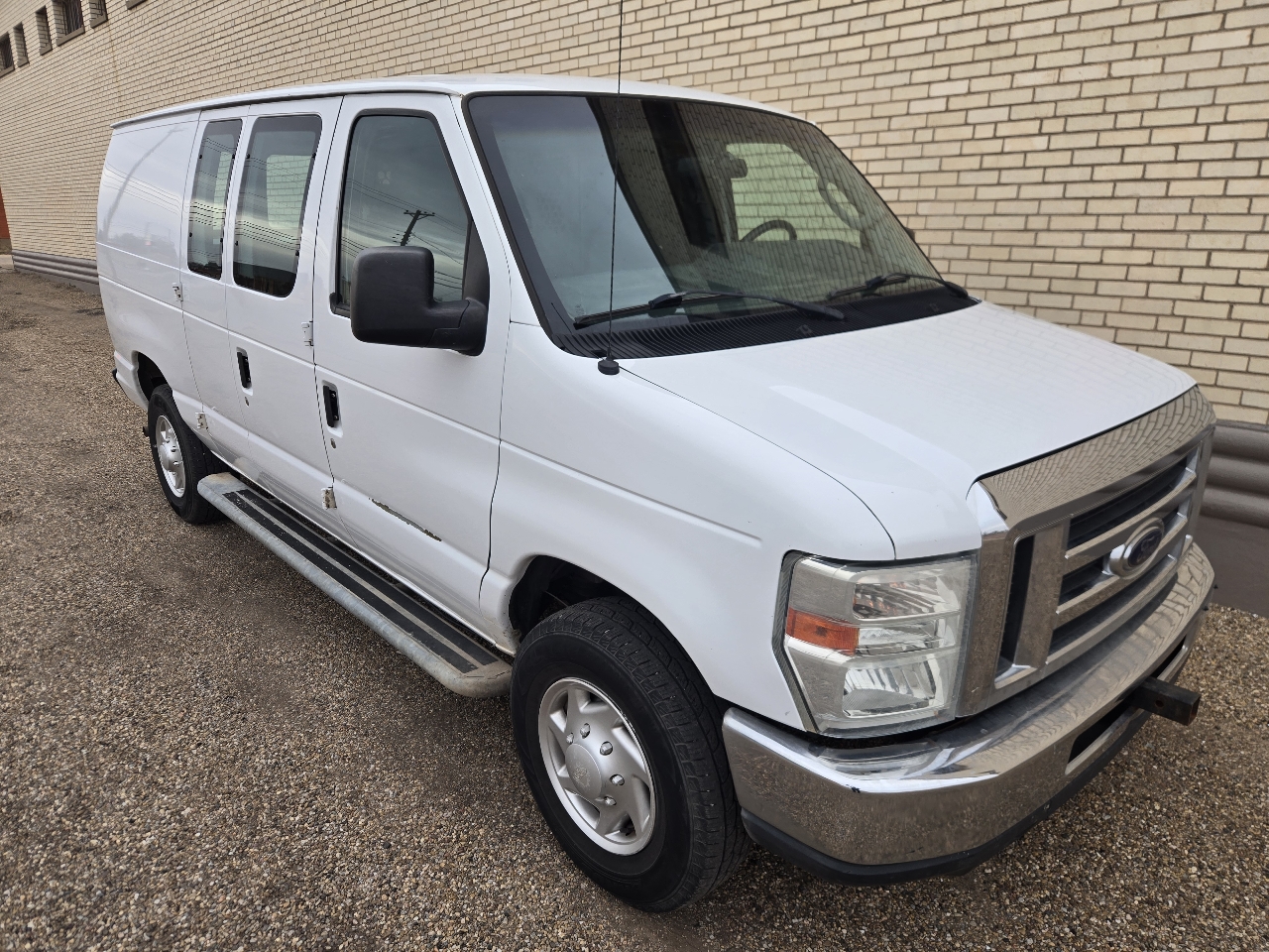 Ford Econoline Cargo Van E-250 Commercial 2014