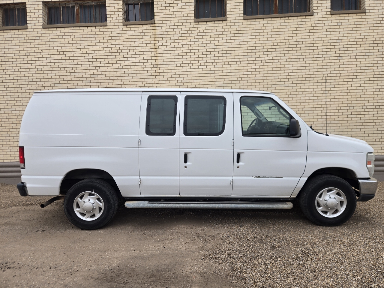 Ford Econoline Cargo Van E-250 Commercial 2014