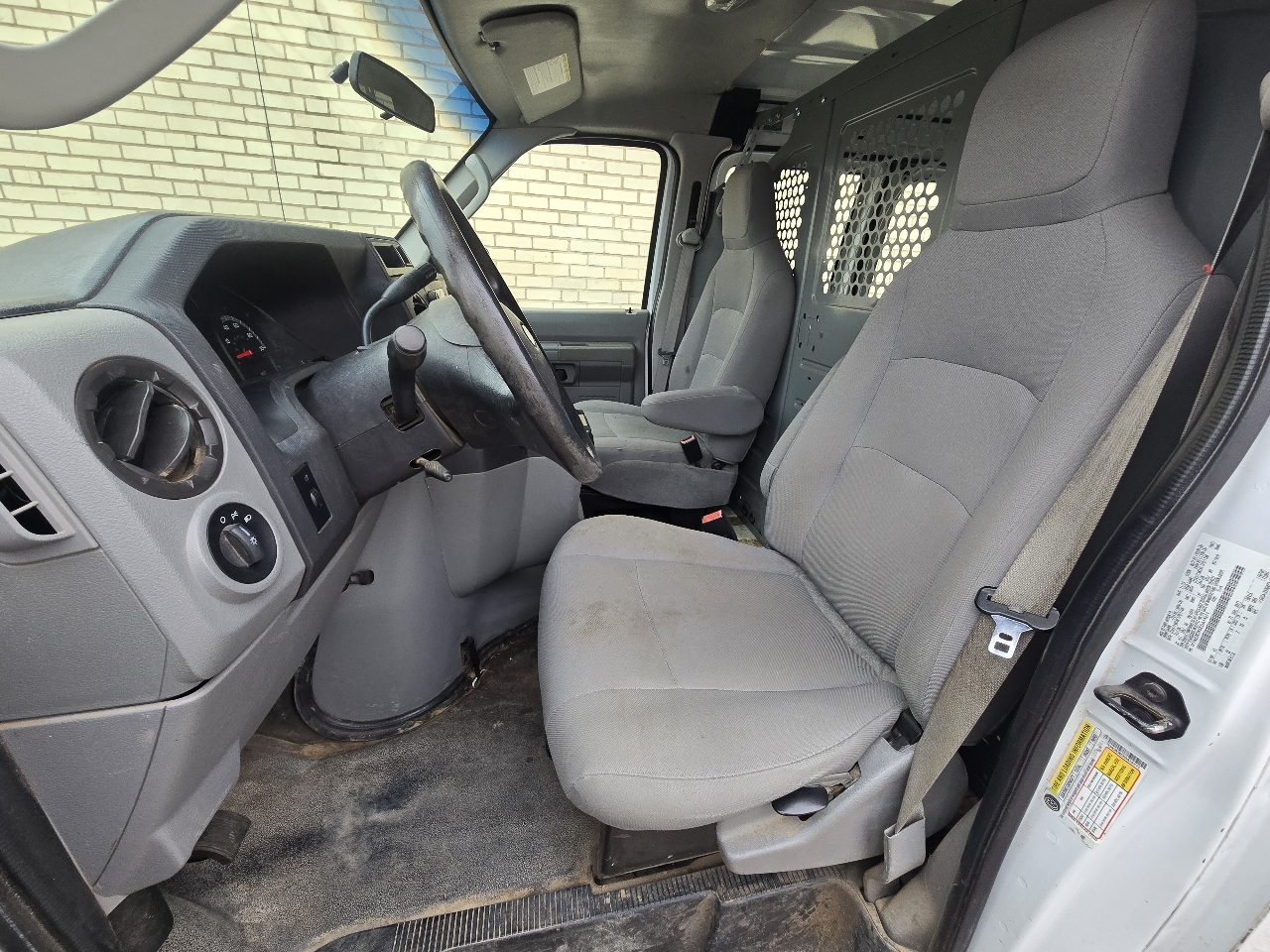 Ford Econoline Cargo Van E-250 Commercial 2014