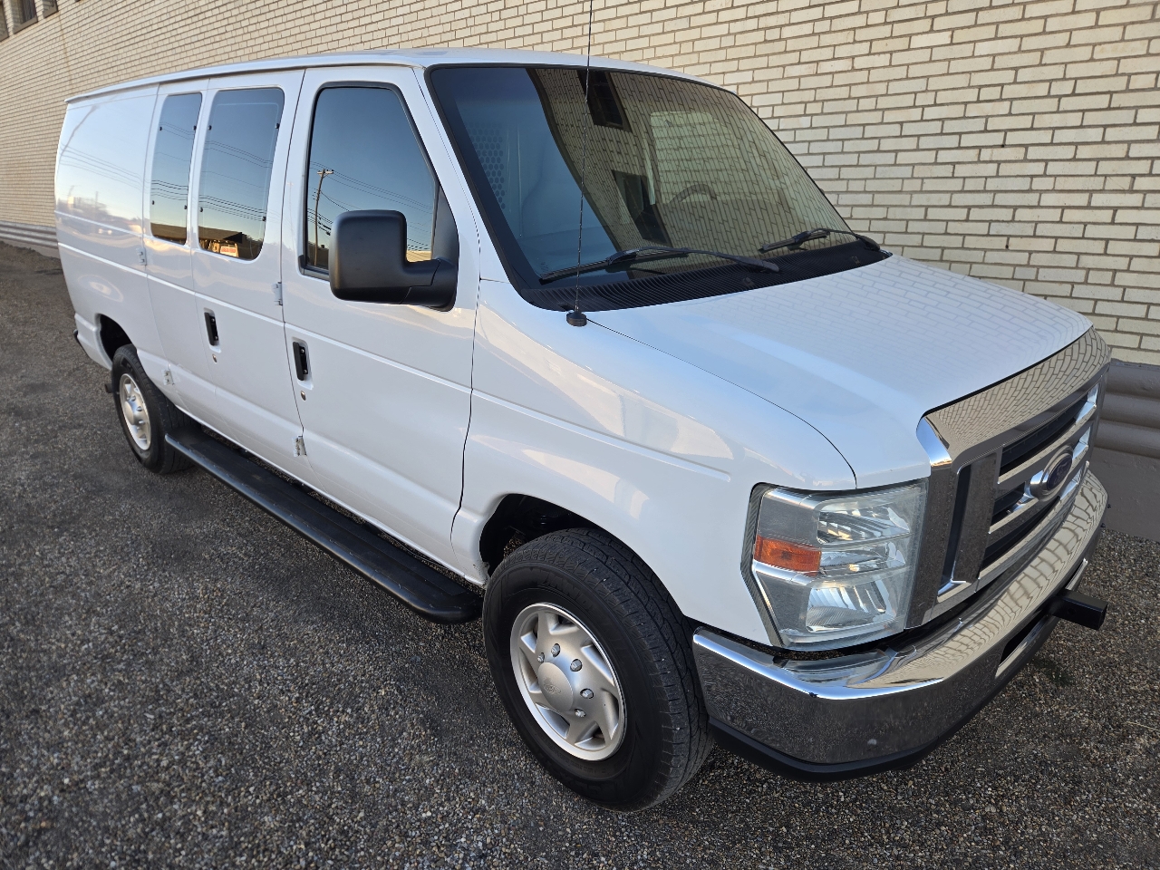 Ford Econoline Cargo Van E-250 Commercial 2014