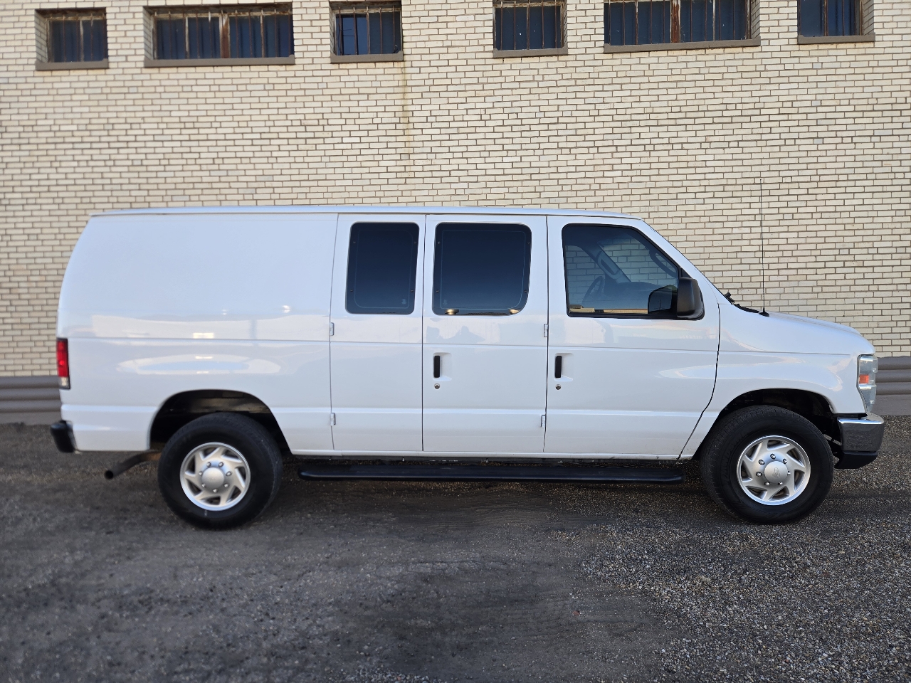 Ford Econoline Cargo Van E-250 Commercial 2014