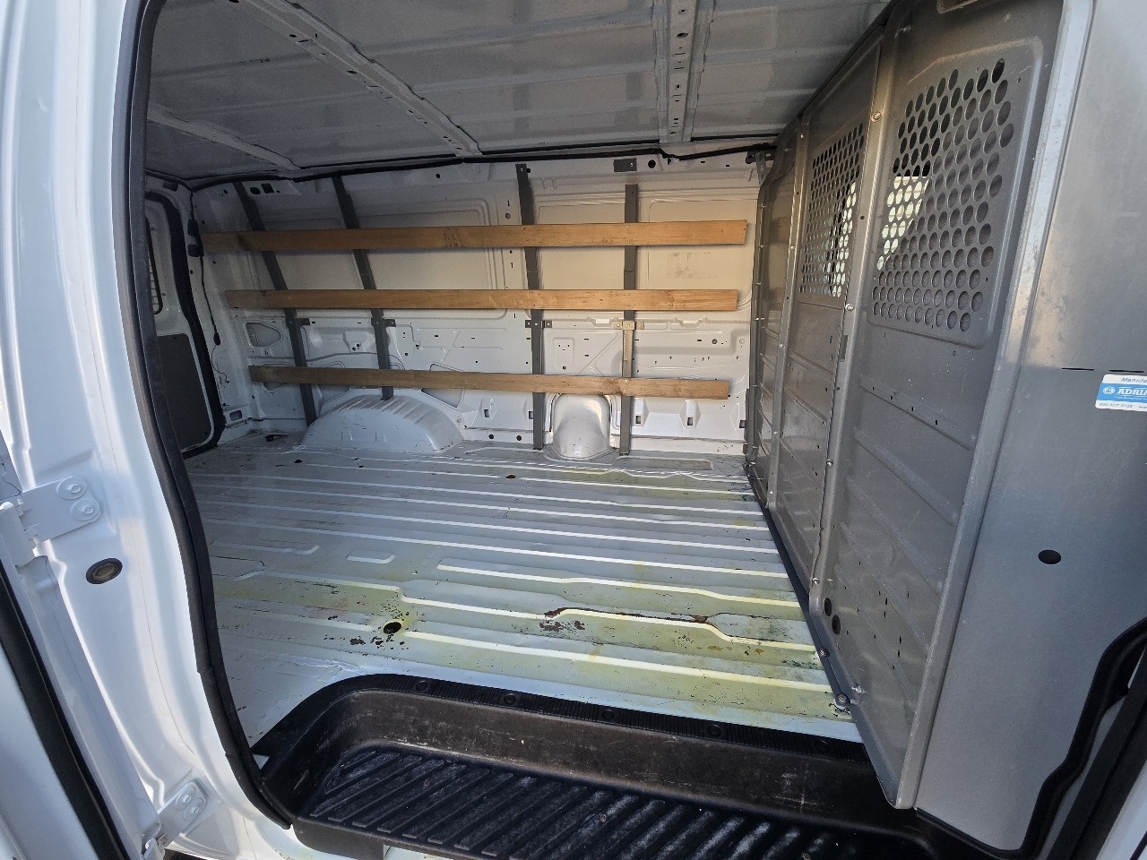 Ford Econoline Cargo Van E-250 Commercial 2014