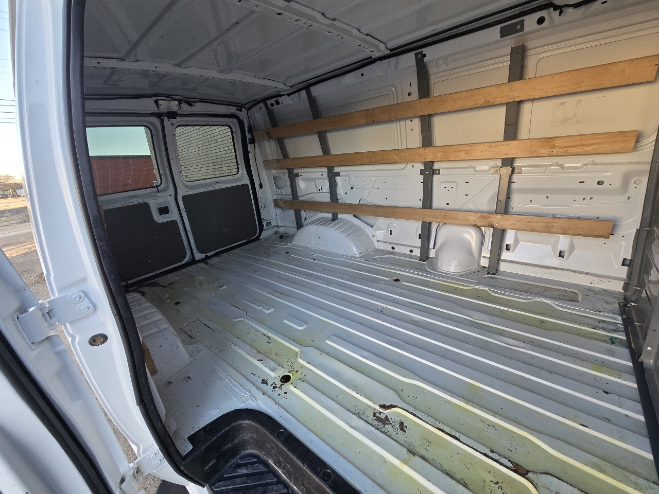 Ford Econoline Cargo Van E-250 Commercial 2014