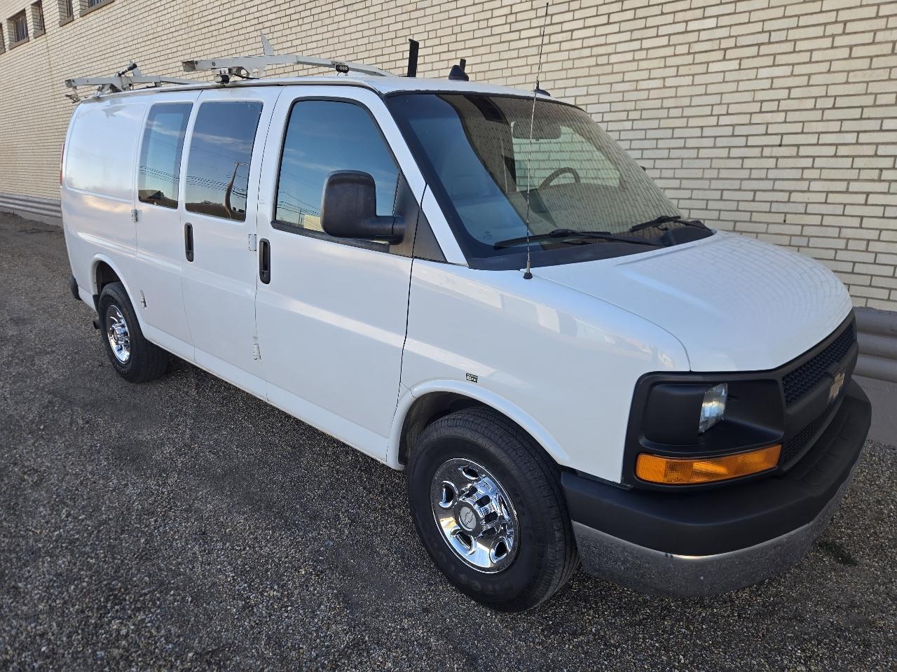 Chevrolet Express Cargo Van RWD 2500 135" 2014