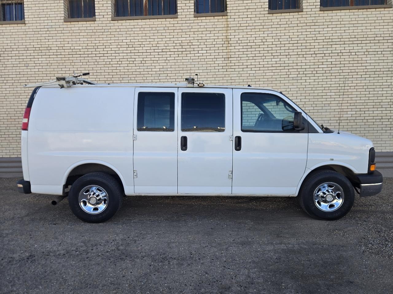 Chevrolet Express Cargo Van RWD 2500 135" 2014