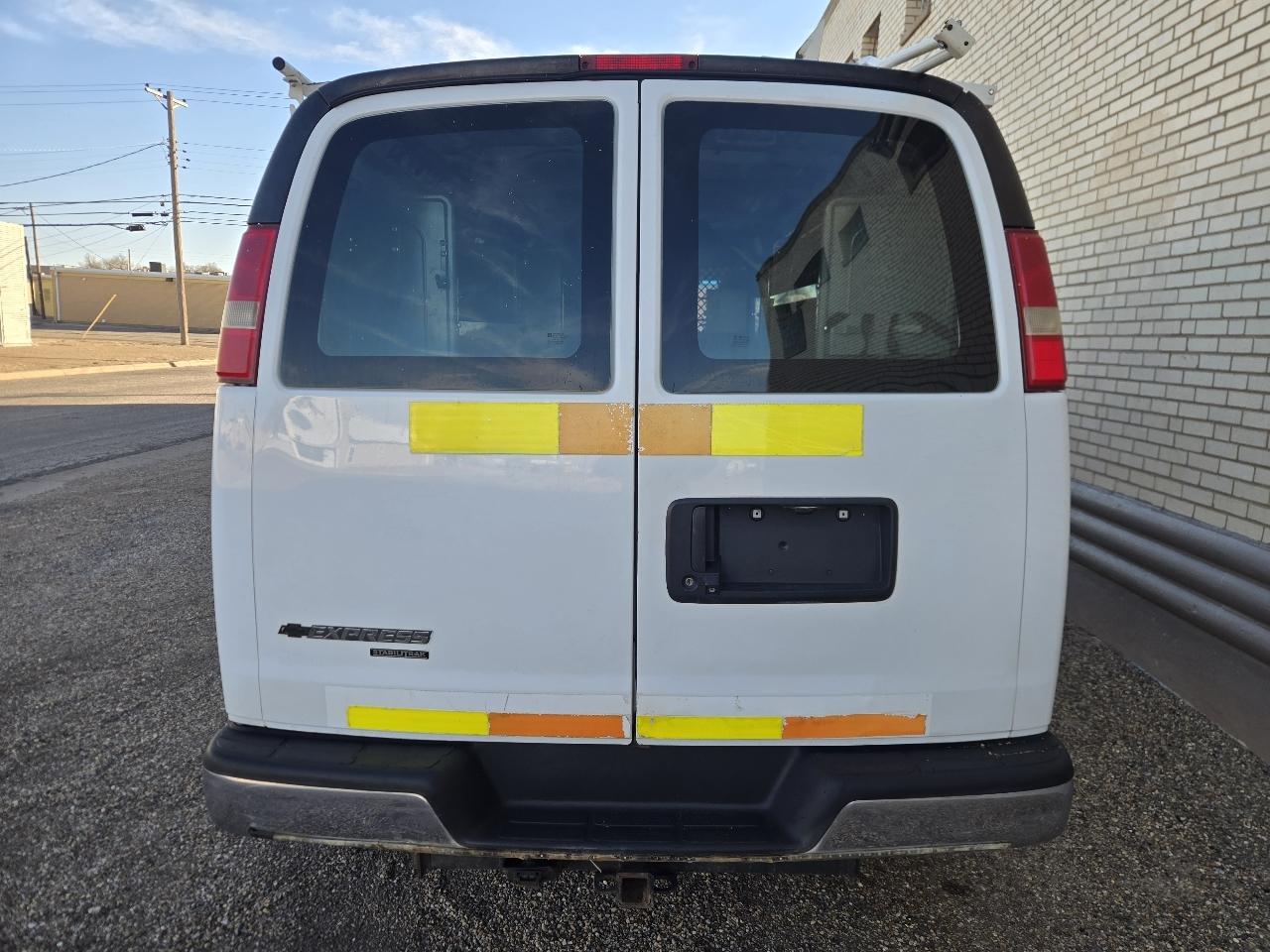 Chevrolet Express Cargo Van RWD 2500 135" 2014