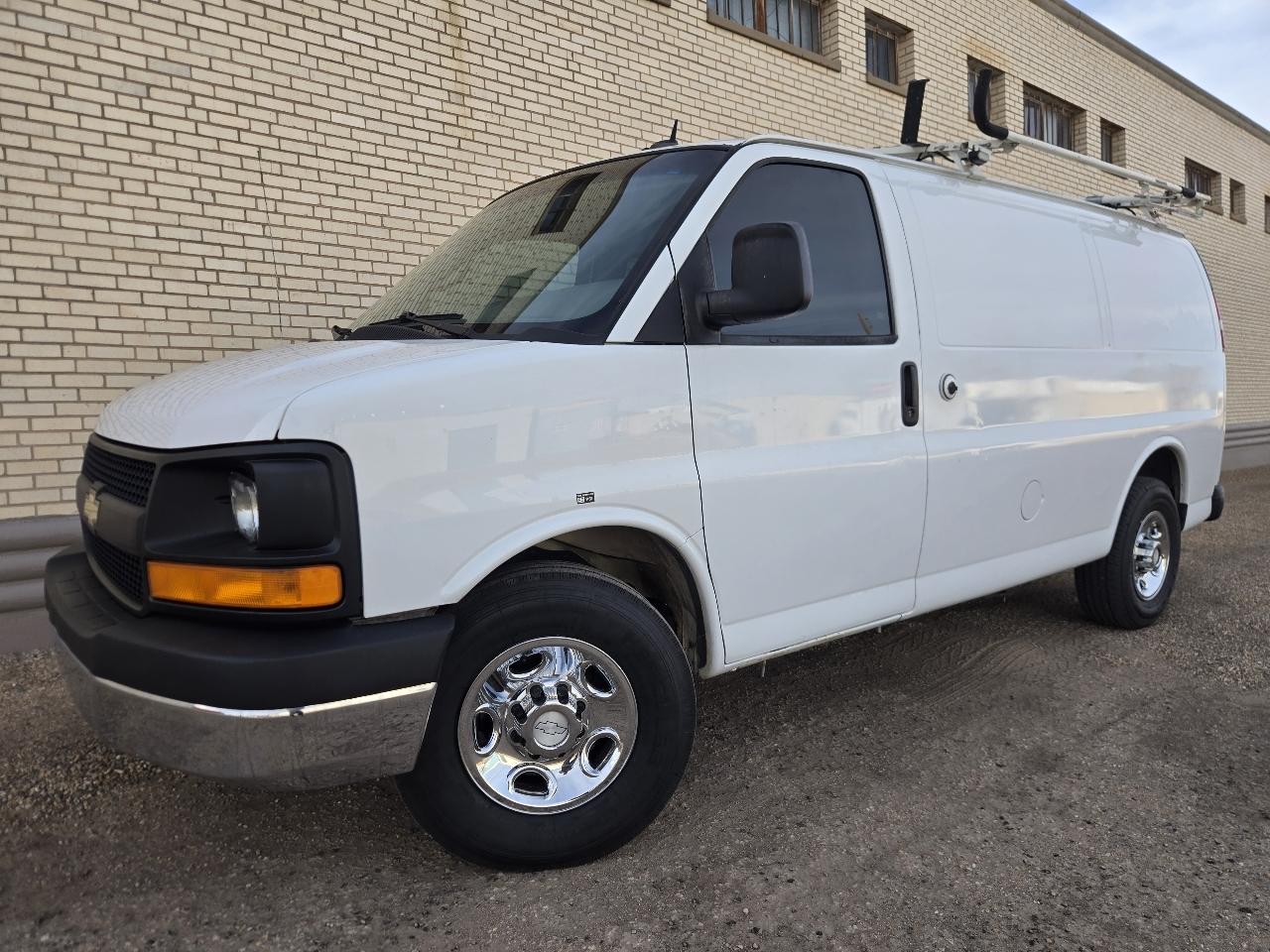 Chevrolet Express Cargo Van RWD 2500 135" 2014