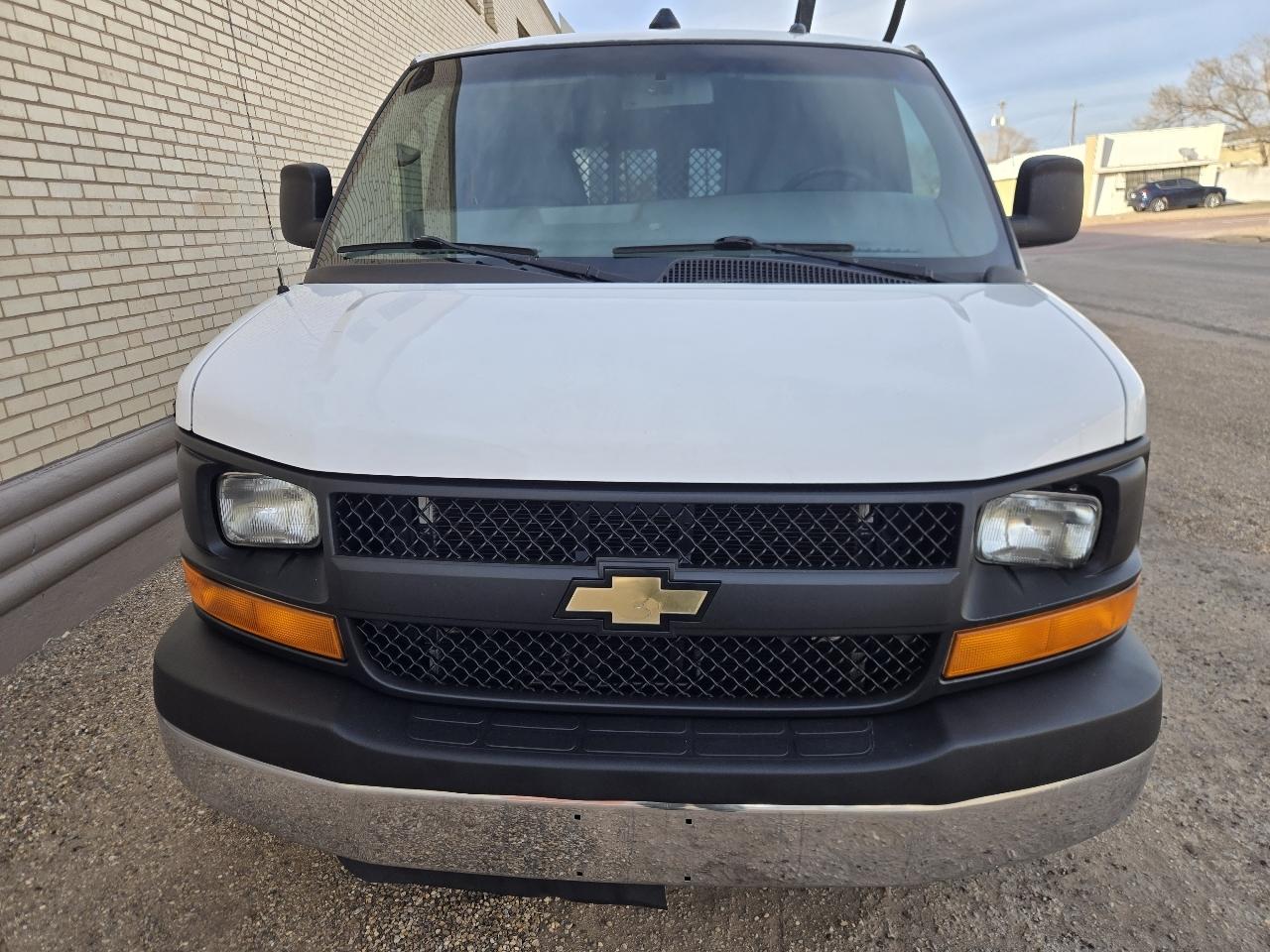 Chevrolet Express Cargo Van RWD 2500 135" 2014