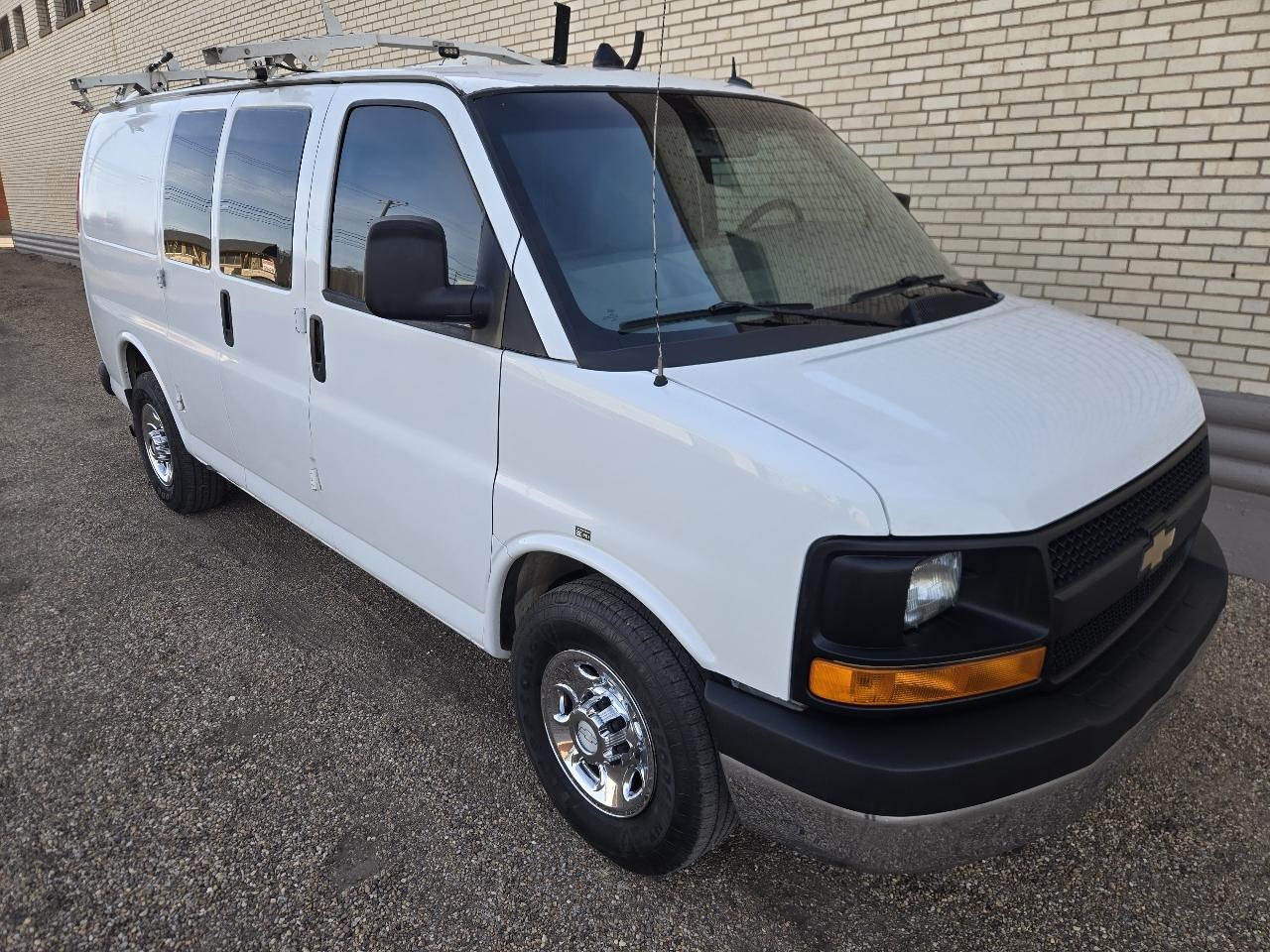 Chevrolet Express Cargo Van RWD 2500 135" 2014