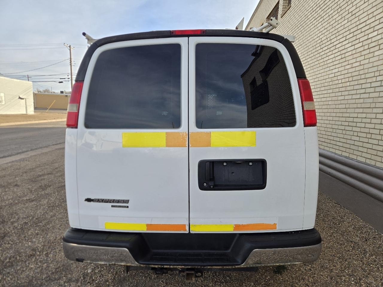 Chevrolet Express Cargo Van RWD 2500 135" 2014