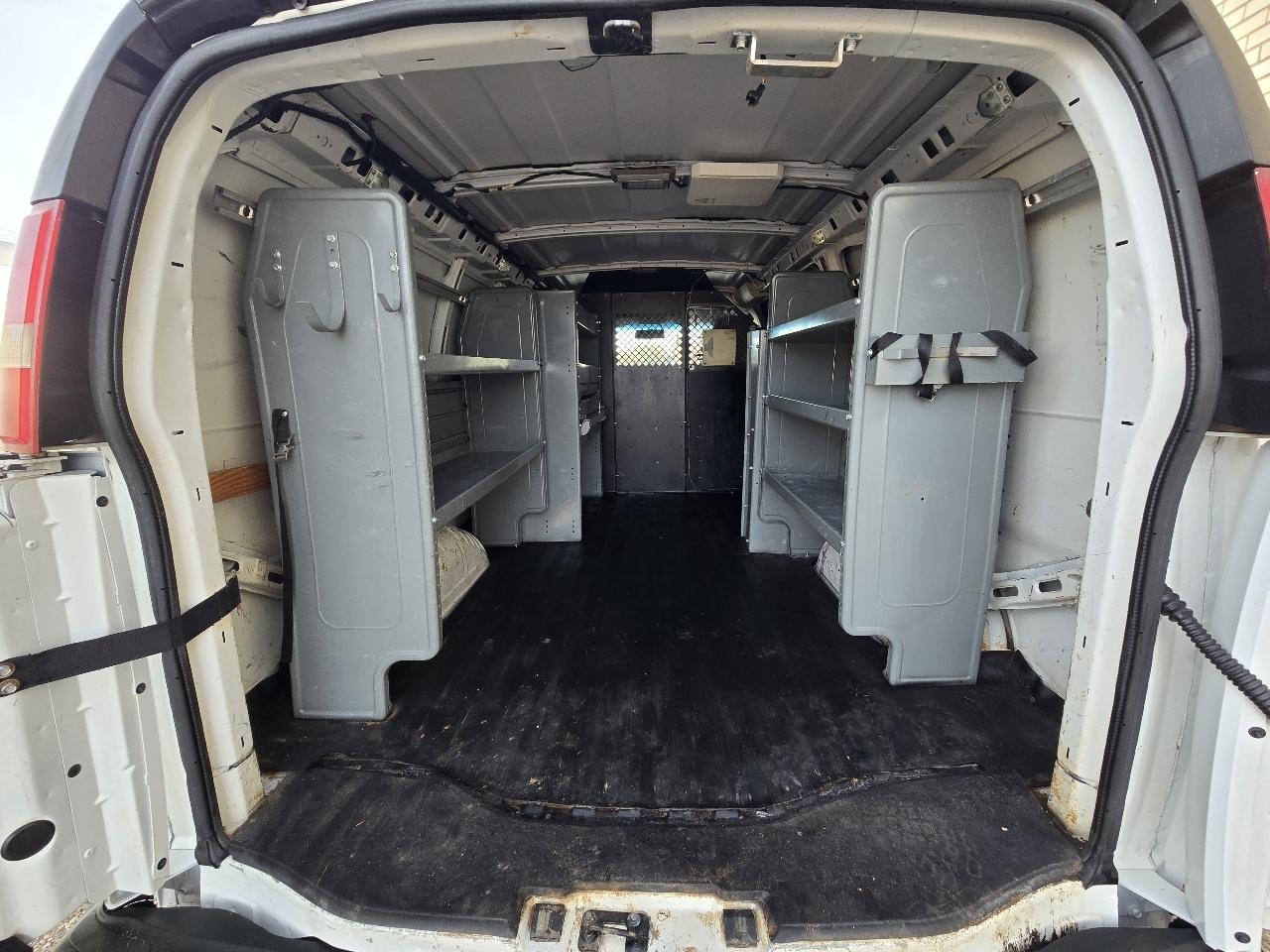 Chevrolet Express Cargo Van RWD 2500 135" 2014