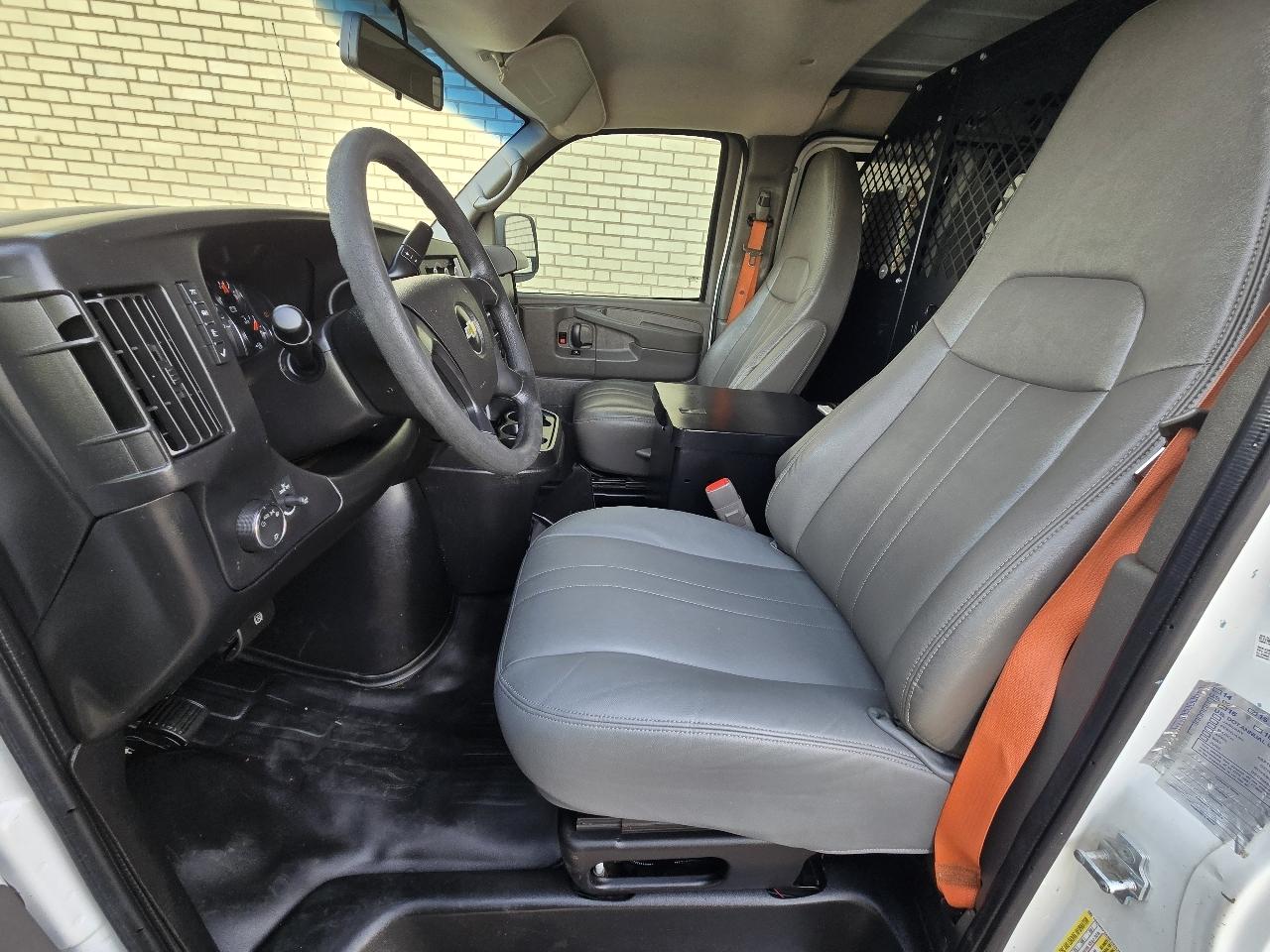 Chevrolet Express Cargo Van RWD 2500 135" 2014