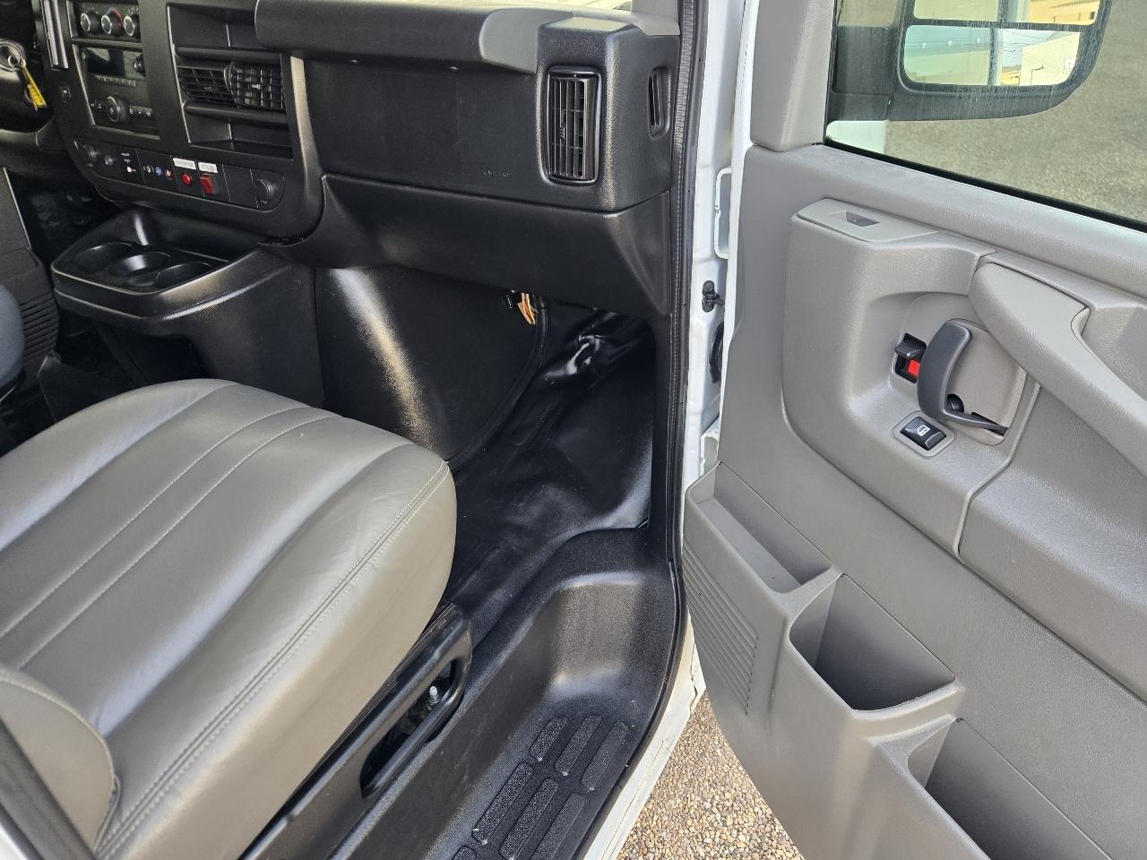 Chevrolet Express Cargo Van RWD 2500 135" 2014