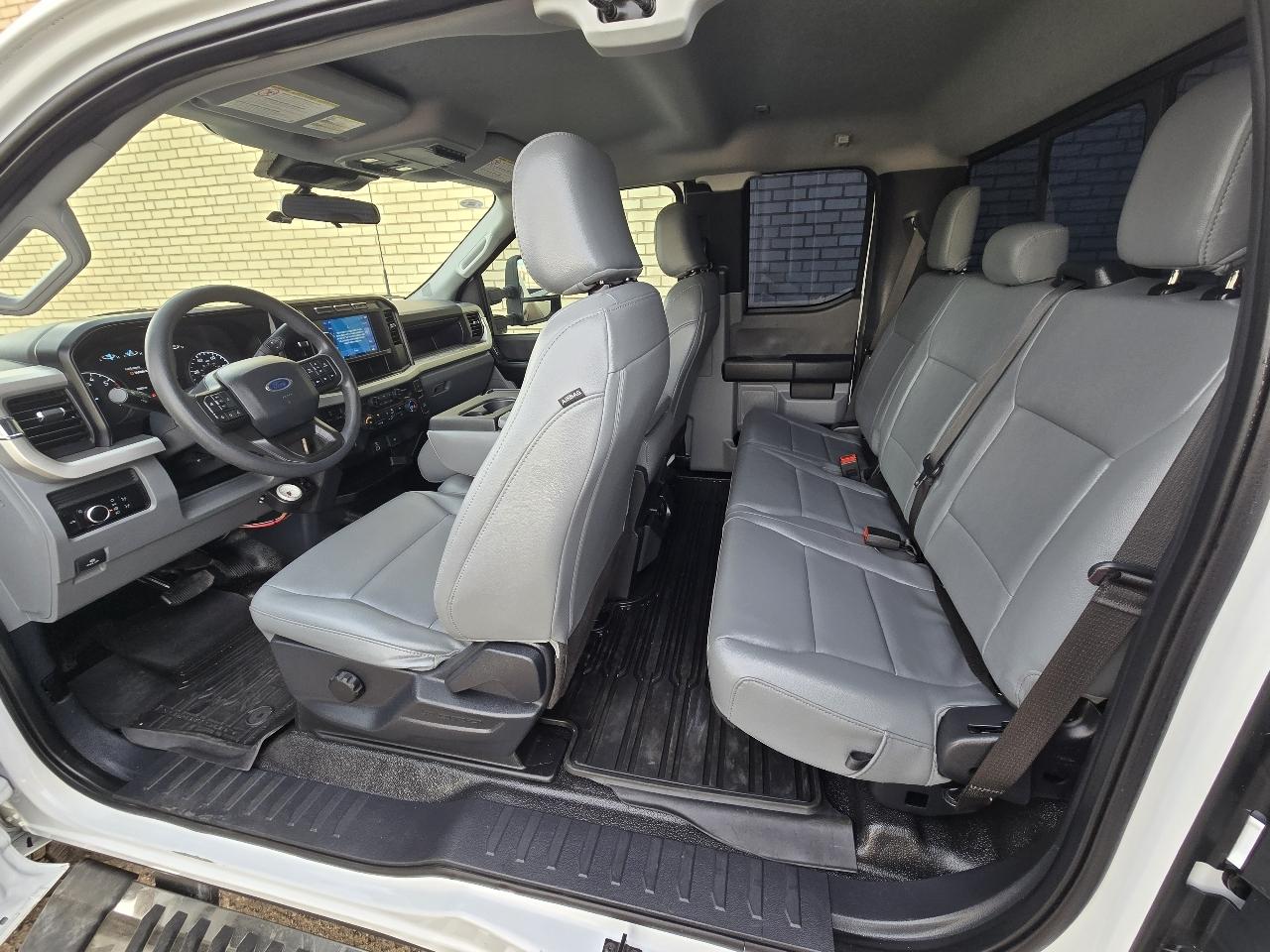 Ford Super Duty F-250 SRW XL 4WD SuperCab 8' Box 2023