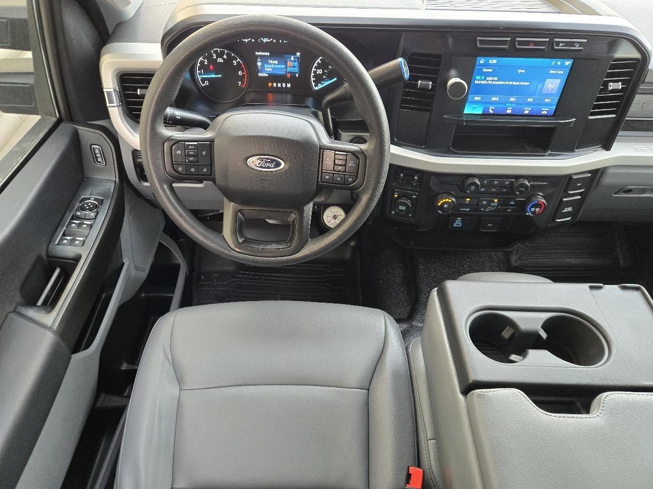 Ford Super Duty F-250 SRW XL 4WD SuperCab 8' Box 2023