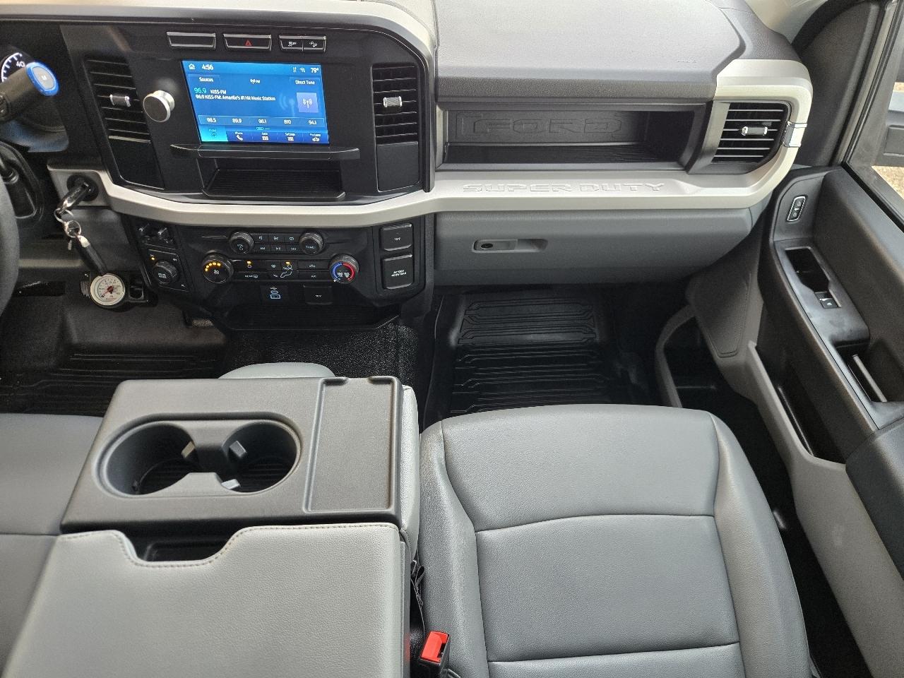 Ford Super Duty F-250 SRW XL 4WD SuperCab 8' Box 2023