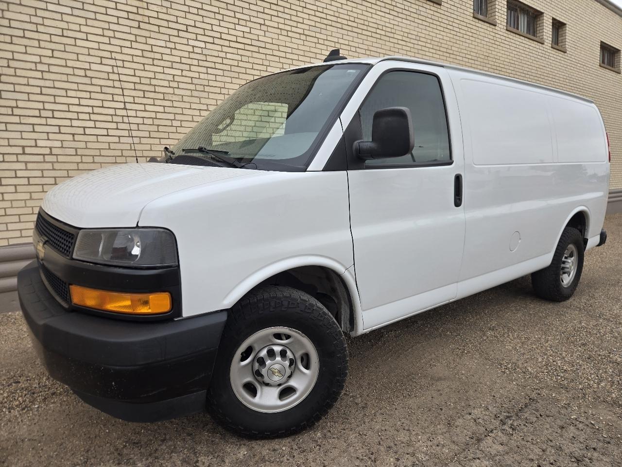 Chevrolet Express Cargo Van RWD 2500 135" 2022