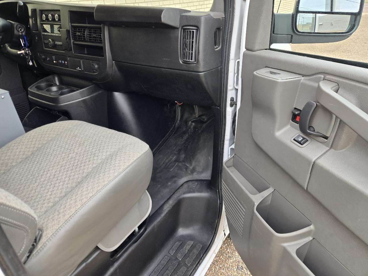 Chevrolet Express Cargo Van RWD 2500 135" 2022