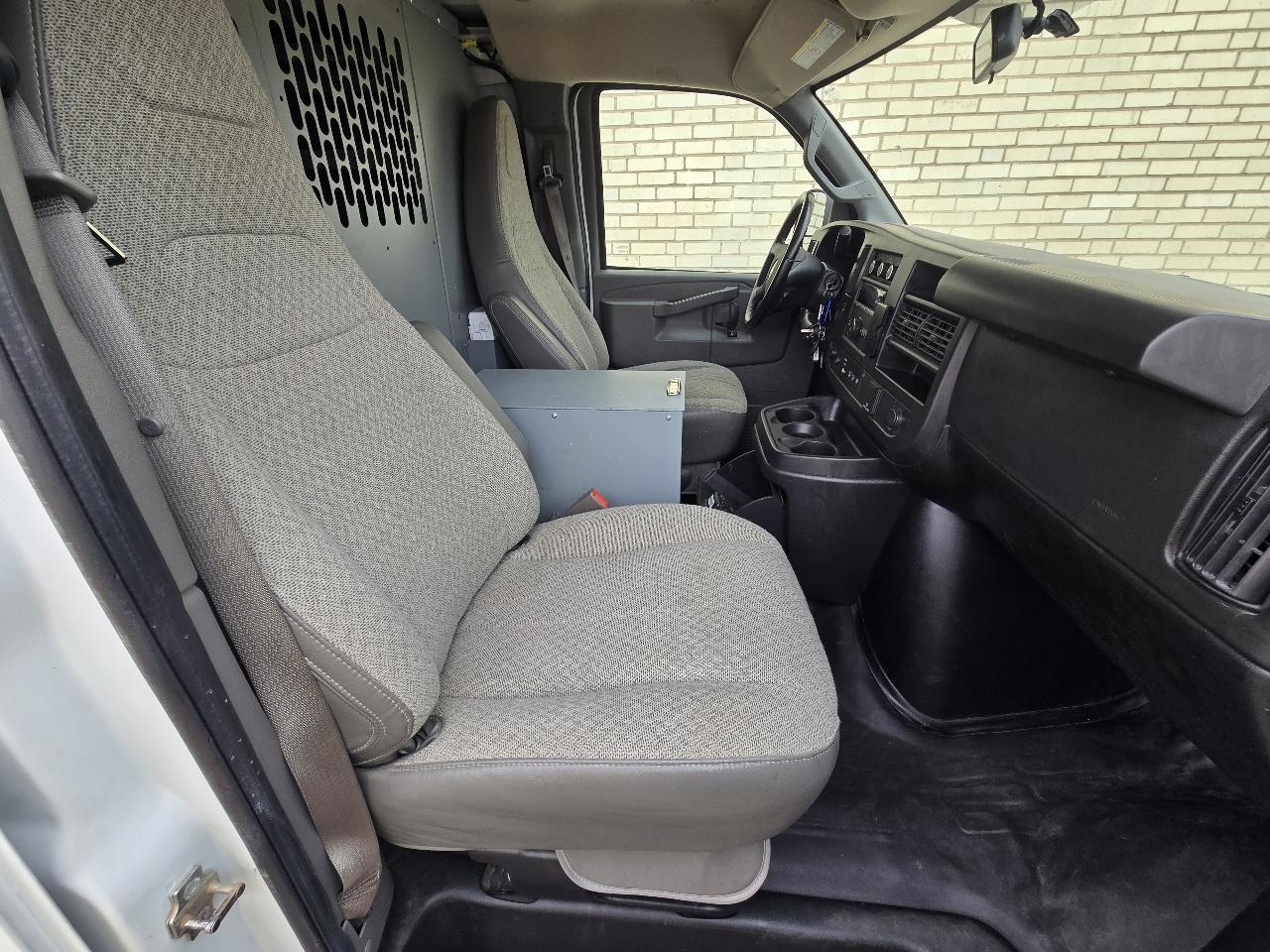 Chevrolet Express Cargo Van RWD 2500 135" 2022